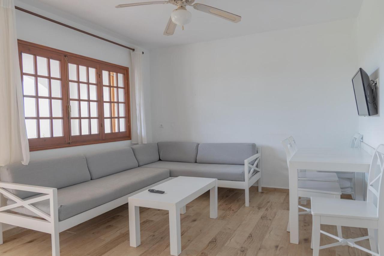 Apartamentos Son Bou Gardens By Menorcarentals Exteriör bild